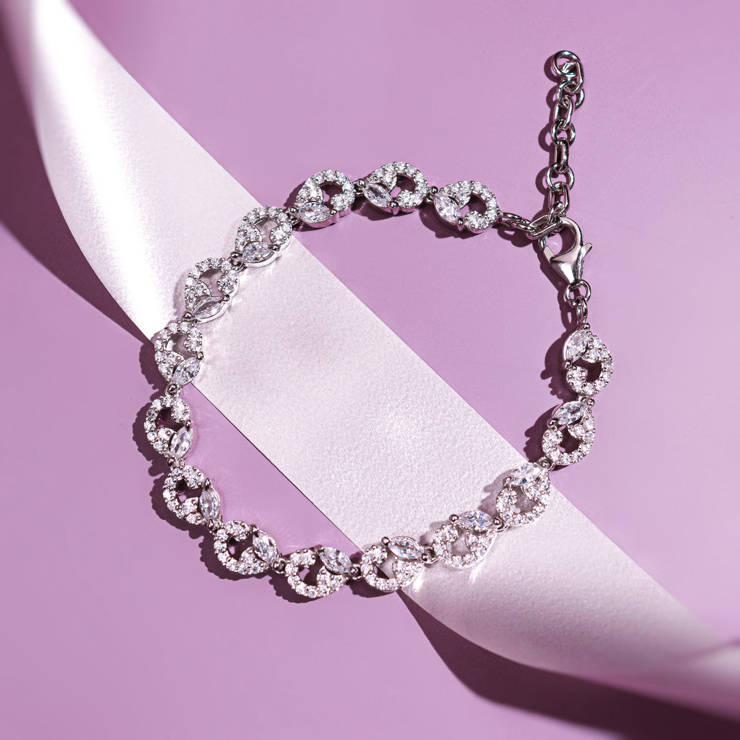 OLLUU Silver Crystal Diamonds Bracelet