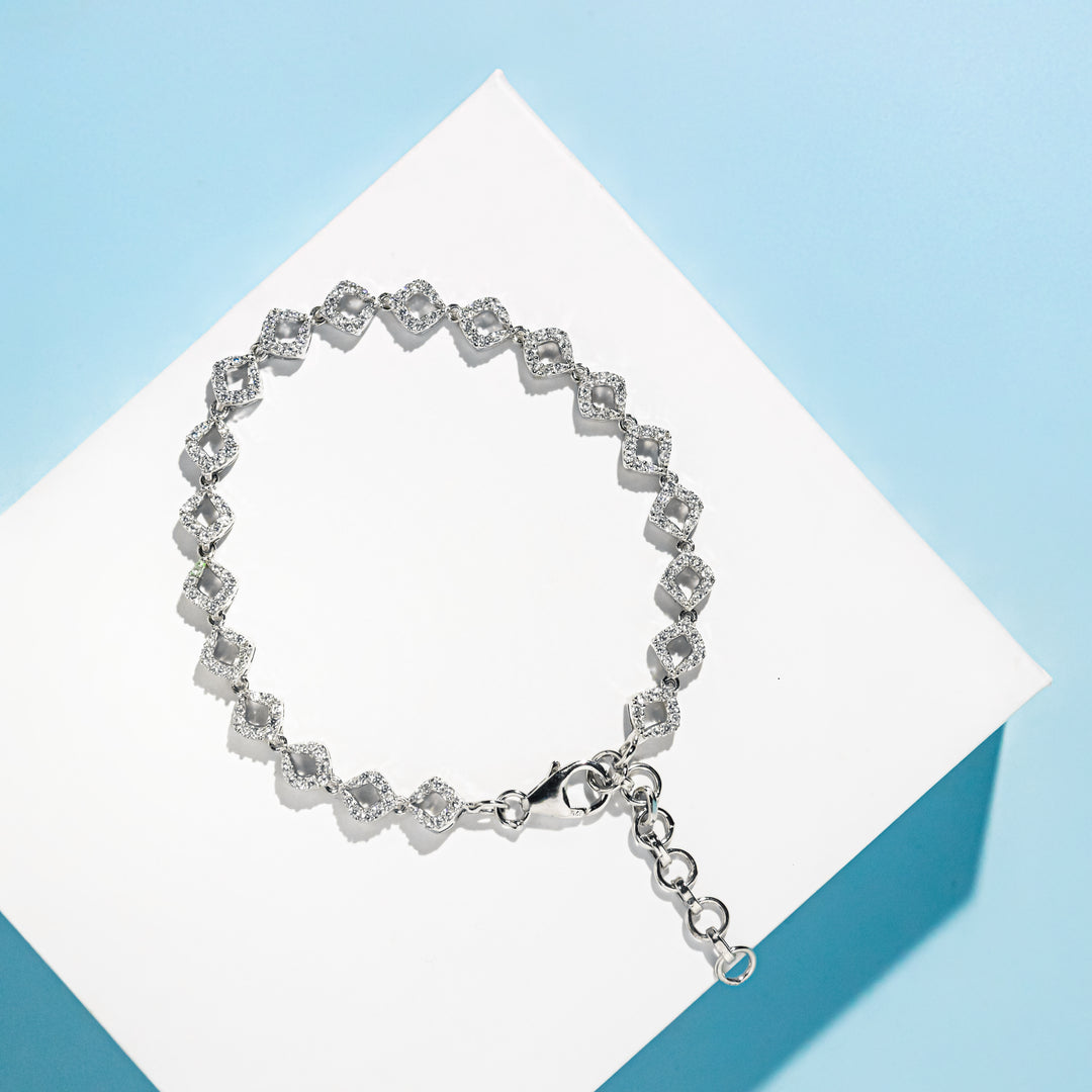 OLLUU Silver Fancy Square Bracelet