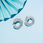 Load image into Gallery viewer, OLLUU Silver Leafy Lustre Earrings