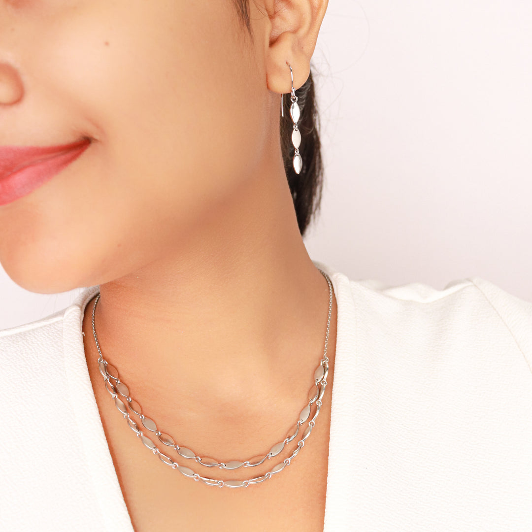 OLLUU Silver Contemporary Layered Necklace