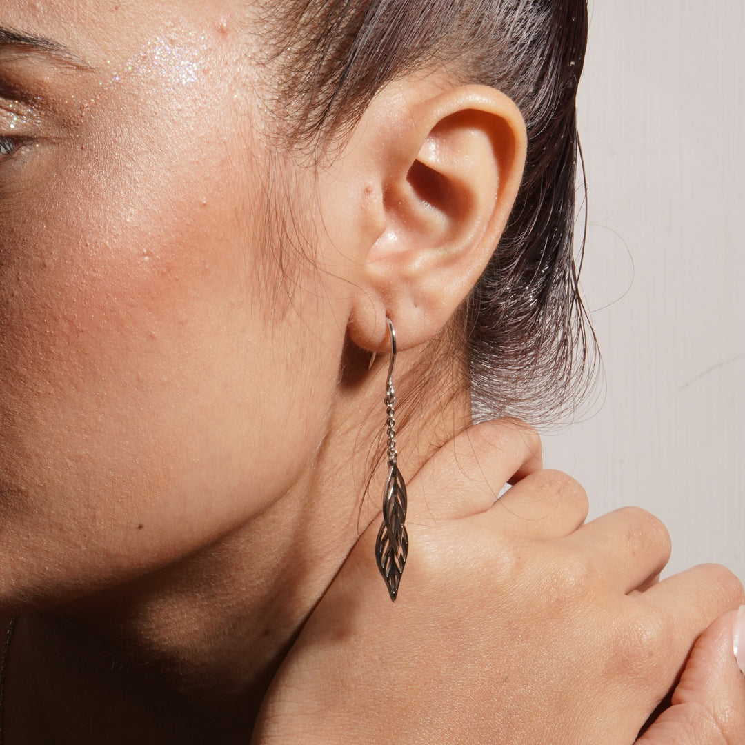 OLLUU Silver Leafy Allure Drop Earrings